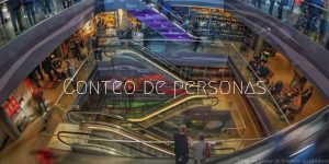 Personas en un centro comercial o mall - dispositivos para el conteo de personas